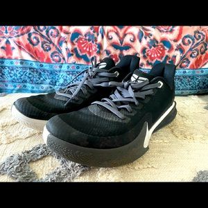 Kobe Mamba Focus: black and white